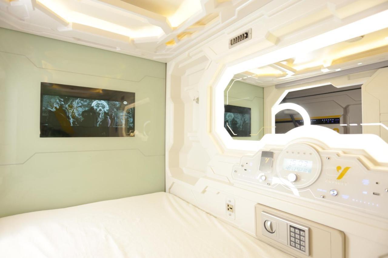 The Yellow Capsule Hotel Close To Airport Cancún Exterior foto